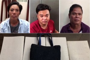 被抓獲的3名歹徒與涉案物證。