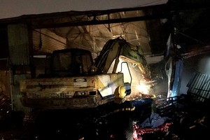 火勢熄滅後的現場一片狼藉。（圖源：Infonet）