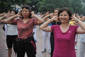 絕經期婦女堅持運動防骨質疏鬆。（示意圖源：互聯網）