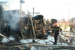 經過1個多小時的撲救，火勢終被撲滅。（圖源：B.L）