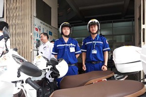 西貢全科醫院兩輪救護車模式的救護組成員。