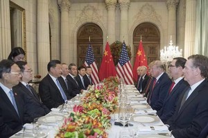 中國國家主席習近平同美國總統特朗普舉行中美元首會晤。（圖源：新華社）