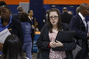 美 11 月新增 15.5 萬個就業崗位。（示意圖源：互聯網）