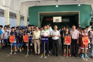 “穗城盃中學籃球公開賽”開幕儀式。