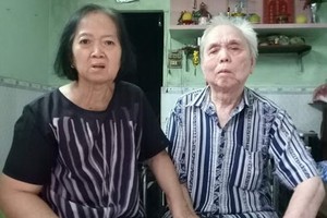 李群與丈夫期待早日入院醫病。