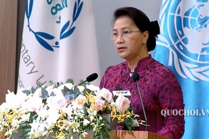 國會主席阮氏金銀在會上致開幕詞。（圖源：Quochoi.vn）