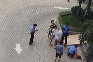 5 歲女孩墜樓身亡現場。（圖源：監控視頻截圖）