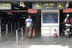 新山一機場調升存車費。圖為新山一機場摩托車存車場入口處。（圖源：光凱）