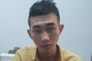 被扣押的嫌犯阮志清。（圖源：阮龍）