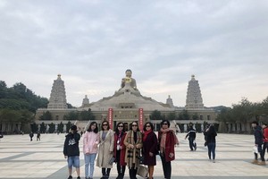 台灣擬恢復“觀宏”電子簽證。圖為赴台觀光遊覽的越南遊客。（圖源：阮和）