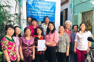 平盛郡婦女協會為窮人建溫情屋。