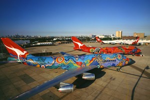 為飛機塗裝圖案對於航空公司來說是個不錯的創新，一來可以讓其飛機在眾多普通白色飛機中鶴立雞群，二來可以起到打廣告的作用。況且，給飛機畫上五顏六色的圖案本身就是一件有趣的事。（圖源：互聯網）