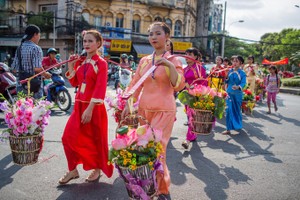 元宵節活動具有華人傳統特色。