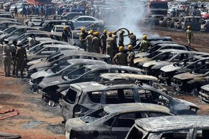 印度南部城市班加羅爾一處停車場於當地時間2月23日下午突發大火，約300輛車被燒毀。（圖源：互聯網）