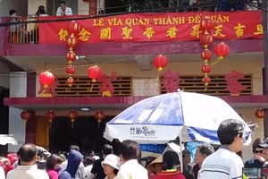 鵝貢市春節廟會十分熱鬧。