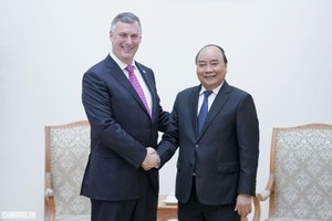 政府總理阮春福接見波音集團副執行長、美國波音民用飛機公司董事長兼總經理凱文‧莫凱里斯。（圖源：VGP）