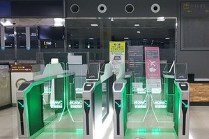 圖為濟州機場生物識別專用閘門。（圖源：韓聯社）