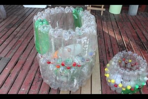 富潤郡第十四坊共青團的青年最近已安裝多個使用回收材料製作的環保垃圾桶。（圖源：互聯網）