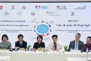 “法語日”將於本月17日在市草禽園舉行。圖為記者招待會主席台。（圖源：市黨部新聞網）