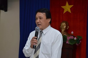 市旅居海外越南人委員會主任馮功勇在會議上發言。（圖源：青松）