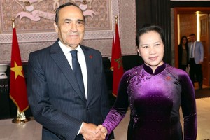 國會主席阮氏金銀（圖源）會見摩洛哥眾議院議長哈比博。（圖源：越通社）