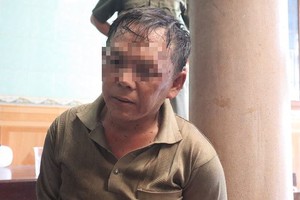 被抓獲的偷車賊黎明光。（圖源：黃甲）