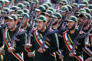 伊朗革命衛隊在閱兵。（圖源：互聯網）