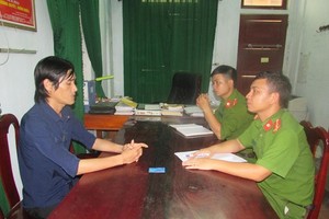 被起訴的嫌犯阮文保（左）。（圖源：陽光）