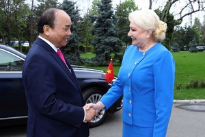 阮春福總理會見羅馬尼亞總理維奧麗卡。（圖源：越通社）