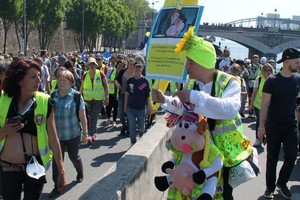 當地時間20日，巴黎再次發生大規模示威。（圖源：互聯網）