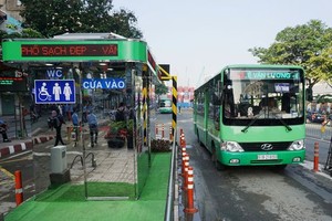 巴士站附近如能設置摩托車存車場，將會提高公共客運量。（圖源：嘉明）