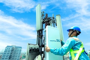 Viettel在河內市還劍湖區域安裝的首個5G基站。（圖源：文峰）