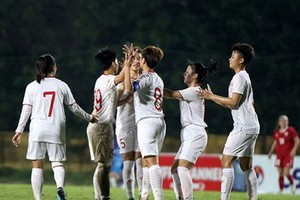 越南球員們慶賀進球扳平1-1。（圖源：VFF）