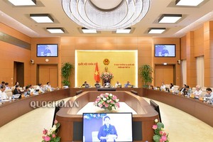 國會常務委員會將於本月8至10日在首都河內國會大廈召開第三十四次會議。圖為國會常務委員會第三十三次會議現場。（圖源：Quochoi.vn）