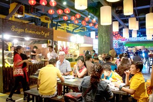 Sense Market地下市場繼續營業不僅吸引國內顧客，而且還有國際遊客。