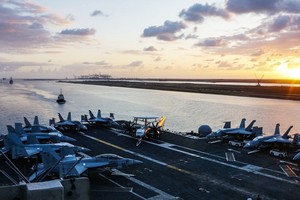 美國向波斯灣地區派出航母等軍事打擊力量威懾伊朗。（圖源：VCG）
