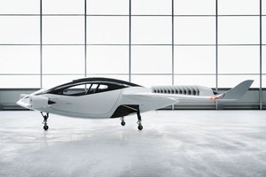 電動空中出租車有36個引擎，它們能轉動，先助機身垂直升空，再推動機身前飛。（圖源：Lilium）