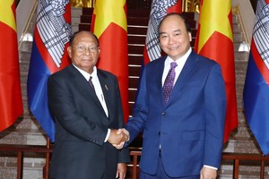 政府總理阮春福接見柬埔寨王國國會主席韓桑林。（圖源：越通社）