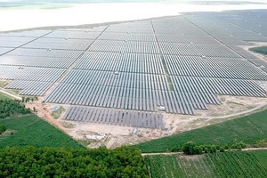 一系列太陽能項目正在展開建設。