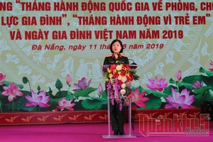 軍隊婦女委員會主任馮氏富上校致開幕詞。（圖源：第五軍區新聞網）