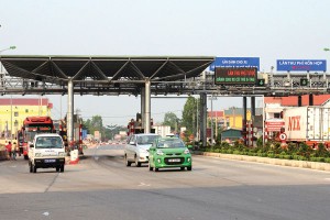 政府總理阮春福要求交通運輸部加快轉向自動不停車電子收費模式。（示意圖源：互聯網）