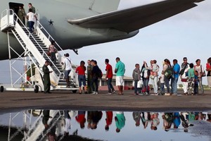 200多名委內瑞拉移民與難民離開巴西與委內瑞拉邊境附近的羅賴馬州首府博阿維斯塔，前往巴西國內的其他城市進行重新安置。（圖源：聯合國難民署）