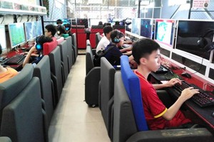 舊邑郡范文昭街一家網絡遊戲店的大多數客戶是少兒。