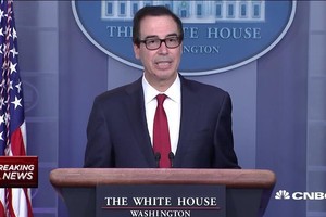 美國財政部長姆努欽當地時間15日在白宮表示，美國社交媒體公司臉書計劃發行的加密數字貨幣Libra將涉及“國家安全問題”，恐被犯罪分子利用。（圖源：CNBC）