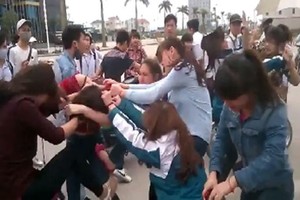 女生校外群毆事件屢見不鮮。