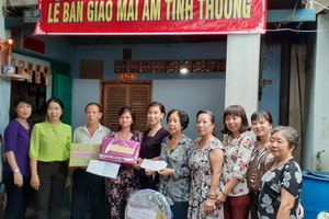 溫情屋移交儀式。