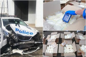 圖為涉事汽車載有大批冰毒(右圖)，意外撞毀警車(左)。（圖源：互聯網）