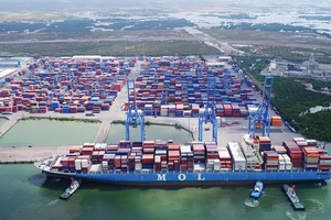 圖為丐密-氏槐港一瞥。