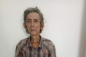 邱志成期盼有錢去治病。