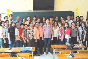 該學系已於日前往滀臻省阮氏明開高中學校開辦滀臻華文教師培訓班。